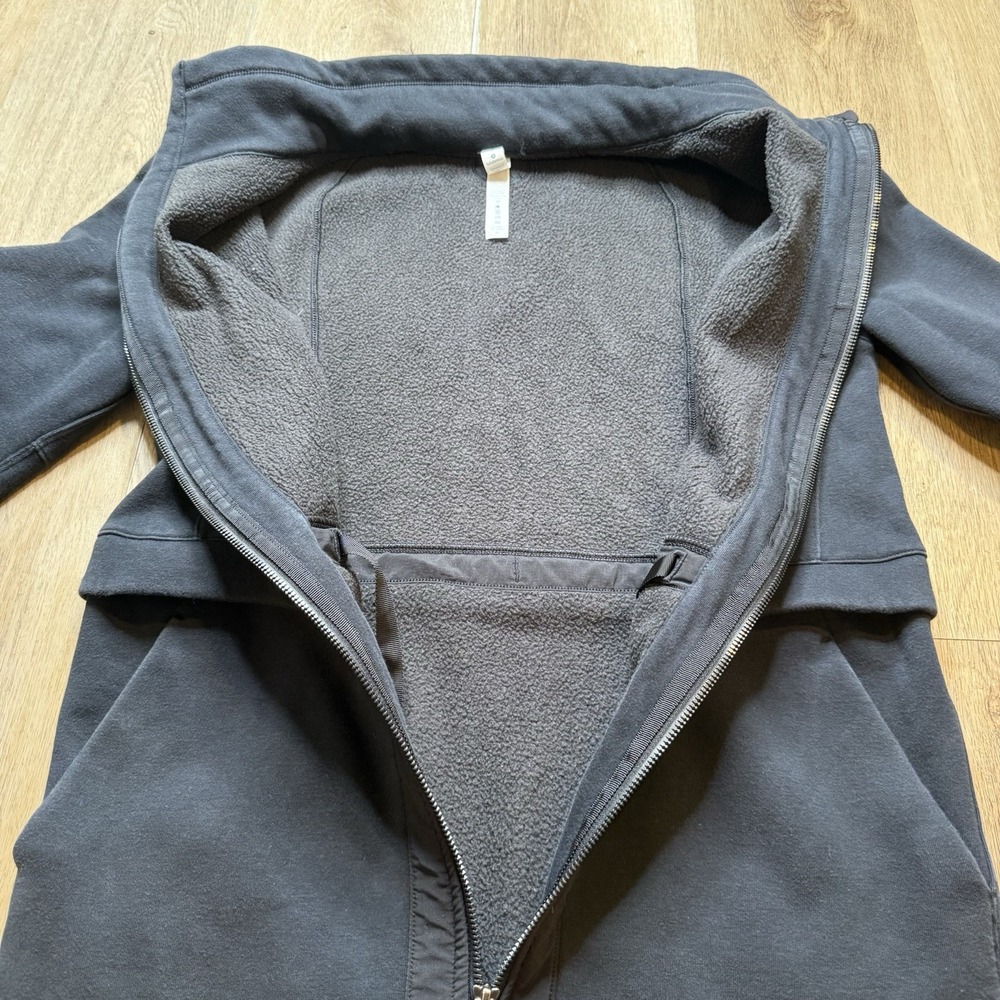Lululemon Jacket Womens 6 Black Full Zip Light As Warmth Running Gym Outdoor - Picture 3 of 8